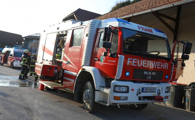 Feuerwehr bei Kellerbrand in Pram im Einsatz