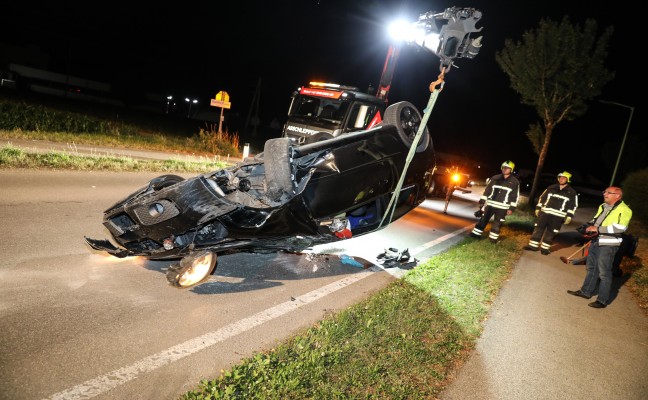 Autolenker bei Fahrzeugüberschlag in Gunskirchen verletzt