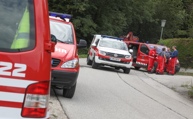 Höhenretter der Feuerwehr bei Personenrettung in Altmünster im Einsatz