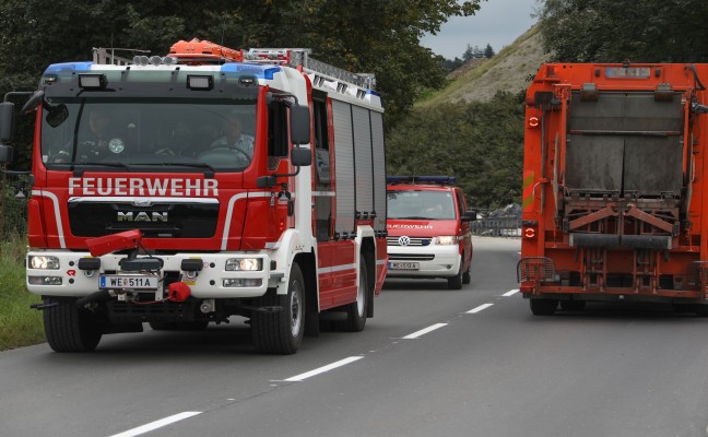 Arbeitsunfall bei Wartungsarbeiten in Wels-Schafwiesen fordert einen Verletzten