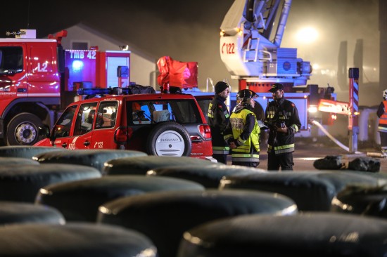 Einsatzübung der Feuerwehren bei Argar-Servicebetrieb in Thalheim bei Wels | Foto: laumat.at/Matthias Lauber Einsatzübung der Feuerwehren bei Argar-Servicebetrieb in Thalheim bei Wels