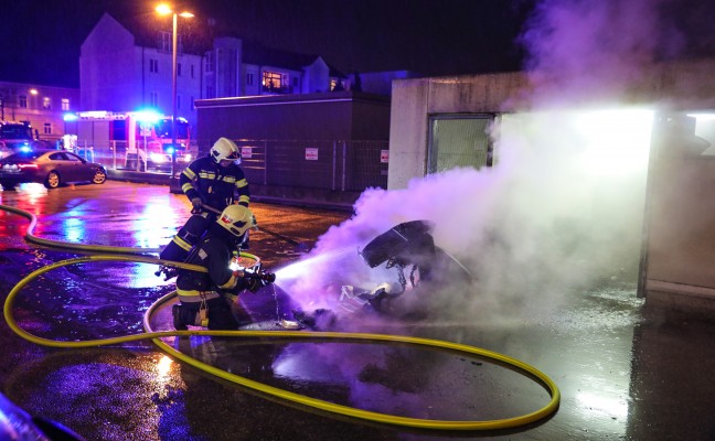 Brand im Müllraum der Bahnhof City Wels in Wels-Innenstadt schnell gelöscht