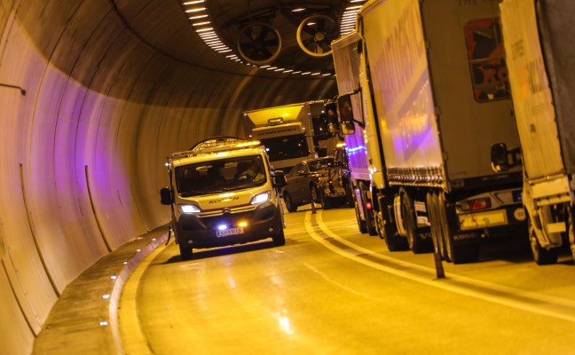 Drei Verletzte bei Verkehrsunfall auf der Pyhrnautobahn im Tunnel Kienberg
