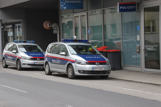 Messerattacke auf 29-Jährigen bei versuchtem Raub in Wels-Innenstadt