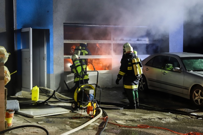 Brand in einer Garage in Pichl bei Wels fordert Feuerwehren