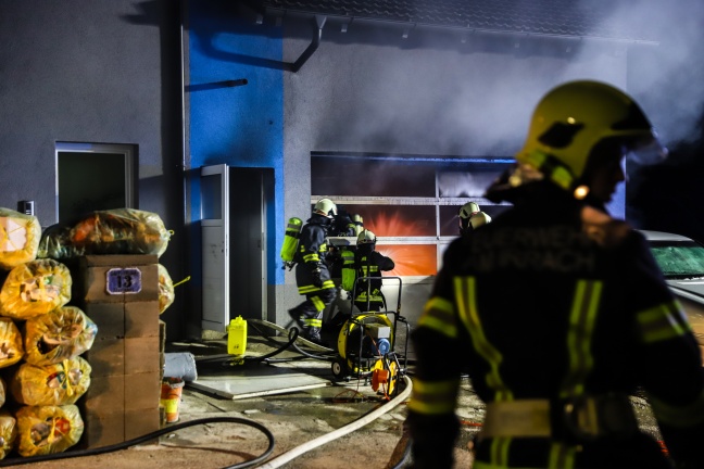 Brand in einer Garage in Pichl bei Wels fordert Feuerwehren