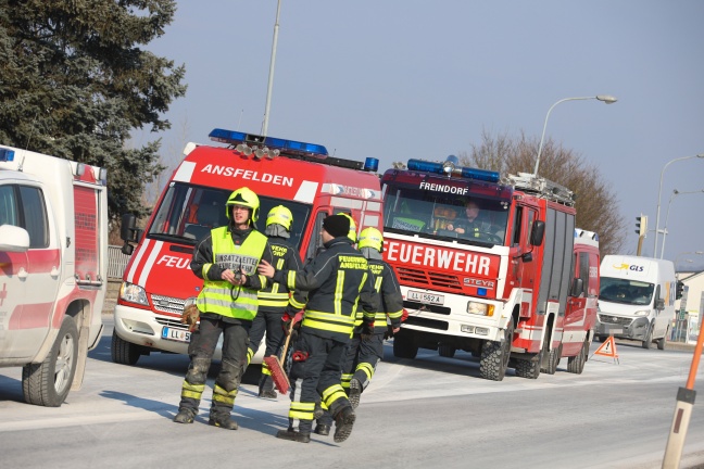 Verkehrsunfall auf Traunuferstraße in Ansfelden endet glimpflich