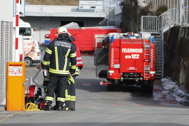 Feuerwehr nach Gasalarm bei Industriebetrieb in Kirchdorf an der Krems im Einsatz