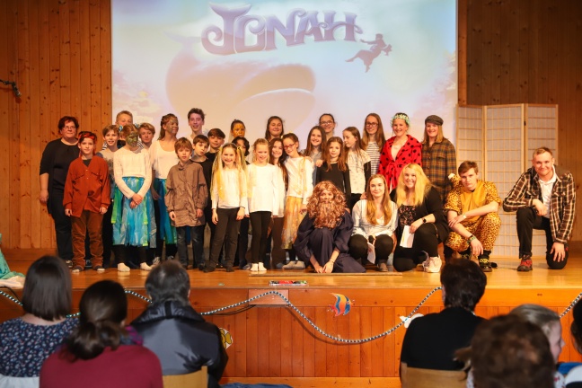Jungscharkindern gelang mit "Jona und der Wal" tolle Aufführung eines Kinder-Musicals