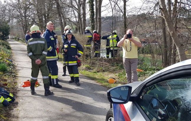 Verletzte Person aus unwegsamen Gelände in St. Ulrich bei Steyr gerettet
