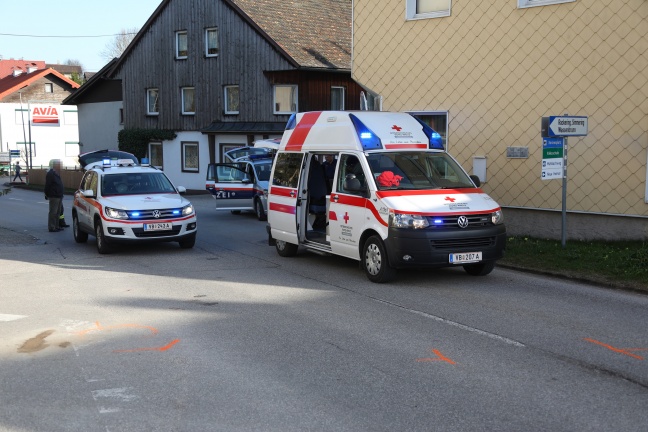 Mopedlenker bei Kollision mit PKW in Ottnang am Hausruck schwer verletzt