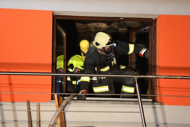 Vier Feuerwehren bei Brand in einem Lokal in Schlüßlberg im Einsatz