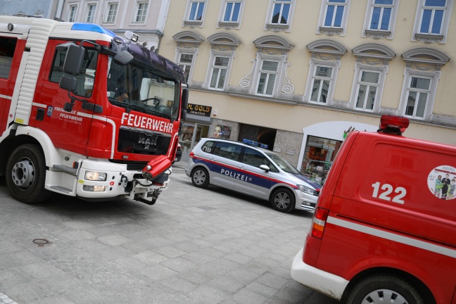 Defekter Ölofen sorgt für Einsatz der Feuerwehr am Welser Stadtplatz