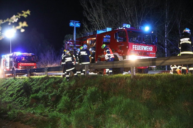 Schwerer Crash auf Innviertler Straße bei Krenglbach fordert zwei Verletzte