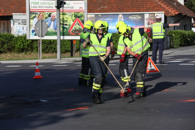 Mehrere Leichtverletzte bei Kreuzungscrash in Ansfelden