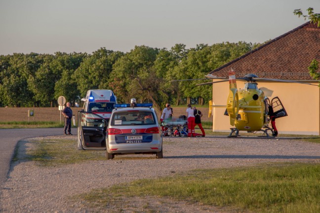 Einsatz des Notarzthubschraubers nach internem Notfall in Bad Wimsbach-Neydharting