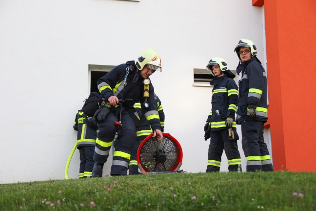 Brand in einer Wohnung eines Mehrparteienwohnhauses in Wels-Lichtenegg