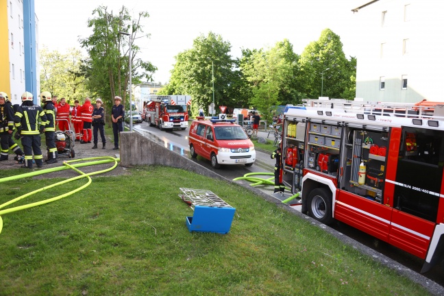 Brand in einer Wohnung eines Mehrparteienwohnhauses in Wels-Lichtenegg