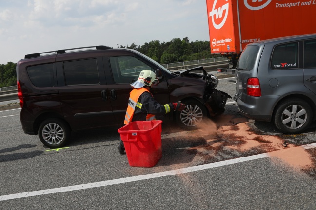 Verkehrsunfall mit fünf beteiligten Fahrzeugen in Marchtrenk