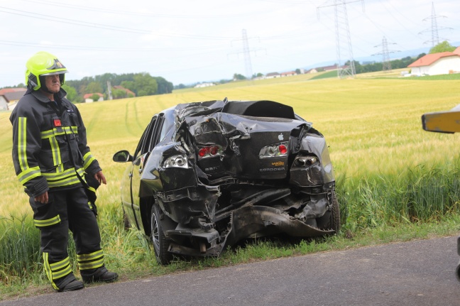 Verkehrsunfall auf der Eberstalzeller Straße in Steinerkirchen an der Traun fordert einen Verletzten