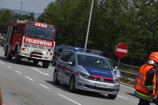 Auffahrunfall auf Pyhrnpass Straße in Thalheim bei Wels
