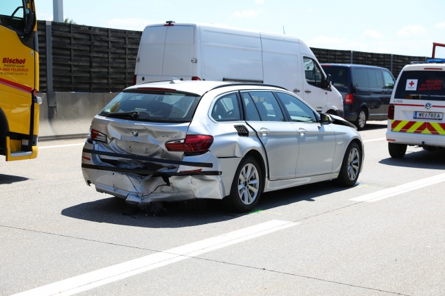 Drei teils Schwerverletzte bei schwerem Verkehrsunfall auf Westautobahn in Sattledt