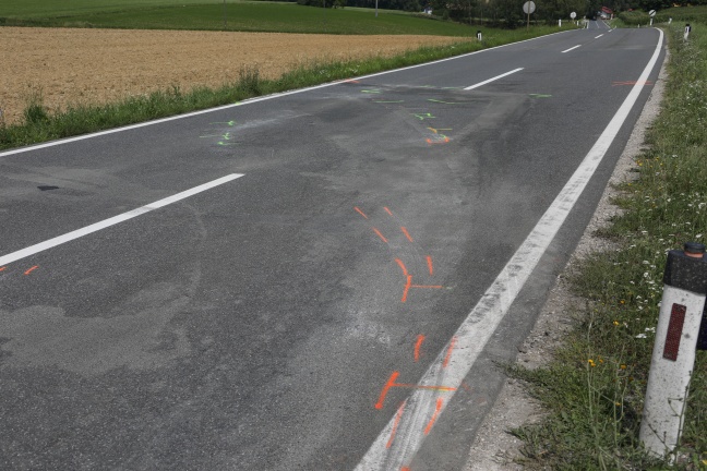 Tödlicher Verkehrsunfall zwischen LKW und PKW in Wolfern