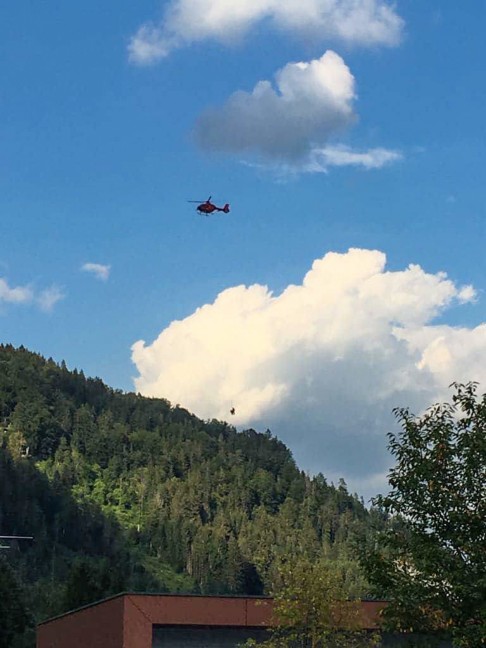 Notarzthubschrauber nach Alpinunfall in Hinterstoder im Einsatz