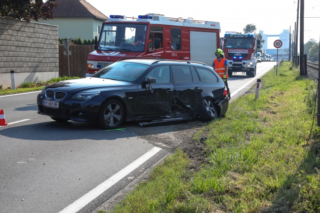 Verkehrsunfall auf der Eferdinger Straße in Alkoven endet glimpflich