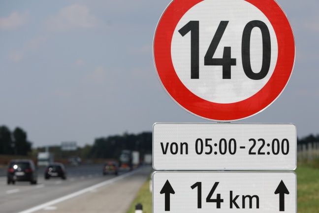 Tempo 140-Teststrecken auf Westautobahn nun in Betrieb