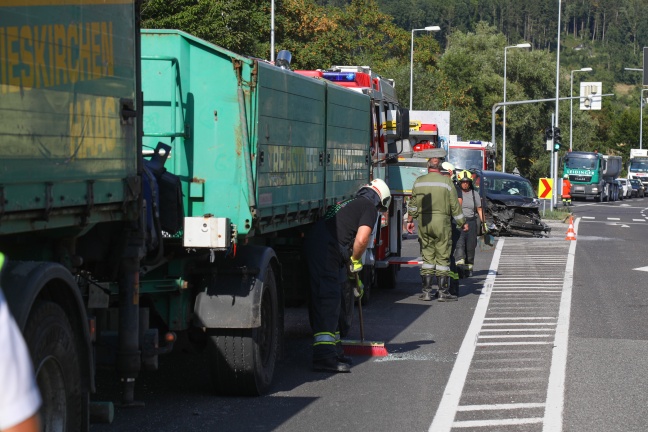 Drei Verletzte bei Verkehrsunfall auf Innviertler Straße in Schlüßlberg