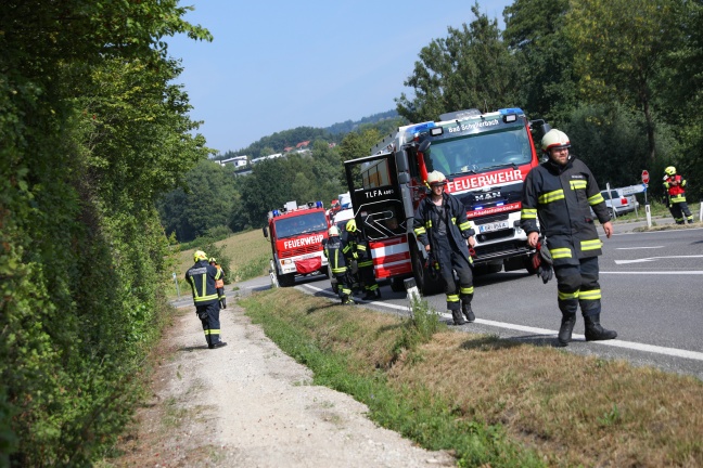 Drei Feuerwehren bei Brand eines LKW-Reifens auf Innviertler Straße in Krenglbach im Einsatz