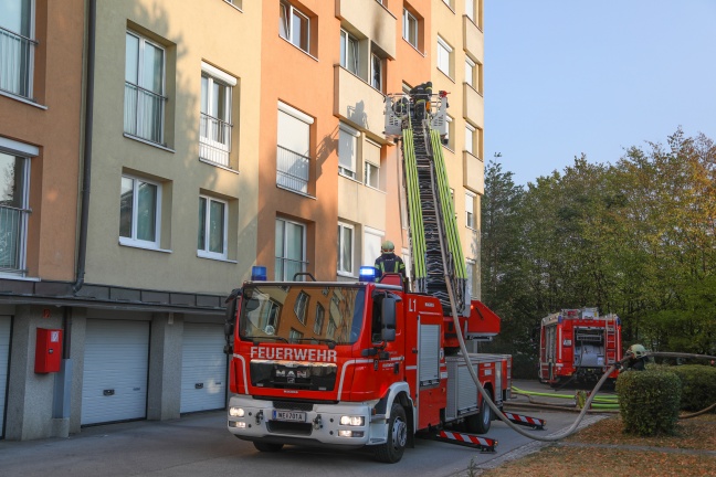Wohnungsbrand in einem Hochhaus in Wels-Neustadt