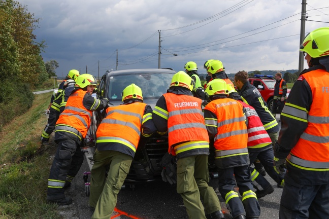 Verkehrsunfall auf Eferdinger Straße in Alkoven fordert vier Verletzte