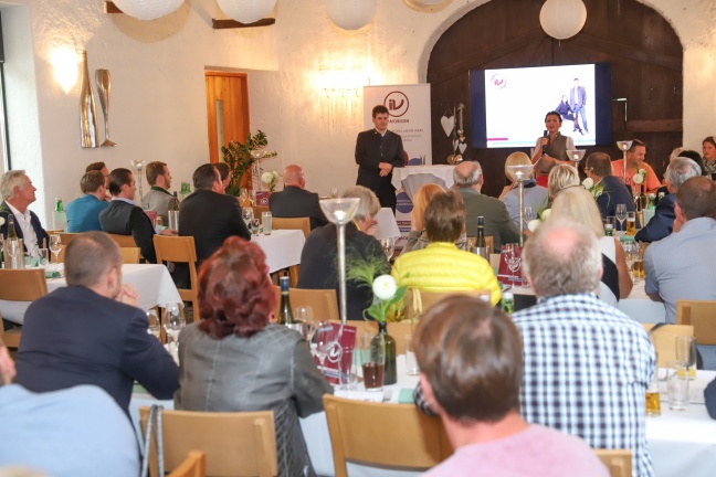 Günther Nussbaum beim Partner- und Kundenevent der IV Immobilien Gruppe in Gunskirchen zu Gast