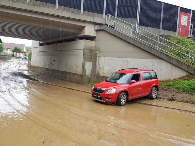 Lokale Überflutungen nach Starkregen in Bezirk Schärding