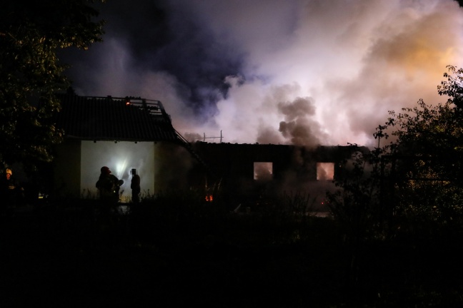 Großbrand auf Bauernhof in Laakirchen