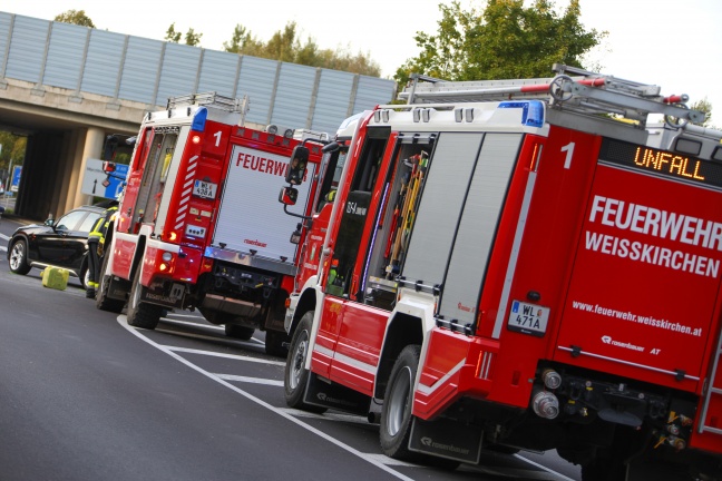 Kollision zweier Autos in Weißkirchen an der Traun endet glimpflich