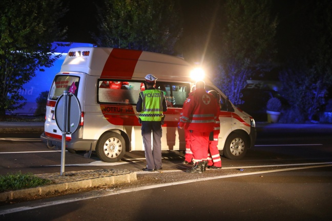 Autolenkerin bei Kreuzungskollision in Sattledt schwer verletzt