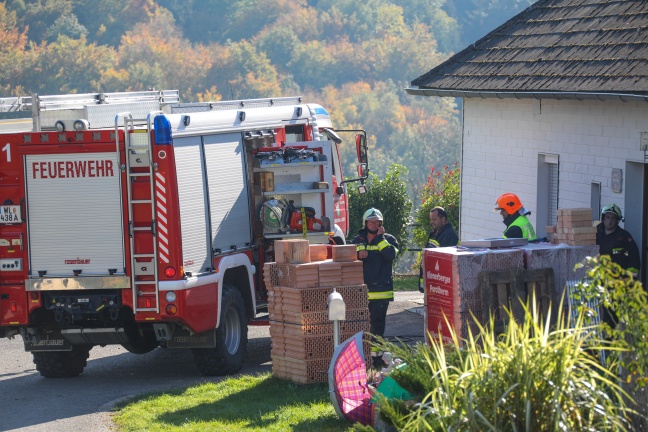 Personenrettung nach Arbeitsunfall bei Bauarbeiten in Weißkirchen an der Traun