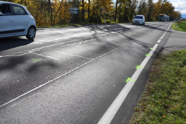 Vier Verletzte bei schwerem Unfall auf Wiener Strae in Edt bei Lambach