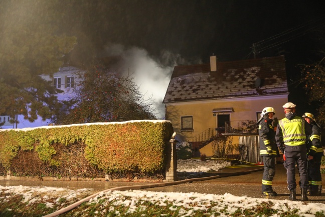 Vier Feuerwehren bei Wohnhausbrand in Sierning im Einsatz