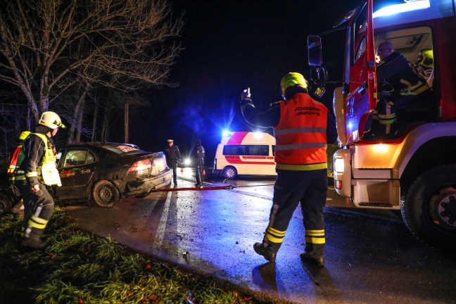 Schwerer Verkehrsunfall auf Nibelungenstraße in Haibach ob der Donau