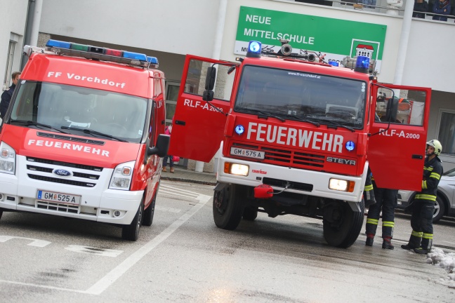 Drei Feuerwehren bei Brand im Schulzentrum in Vorchdorf im Einsatz