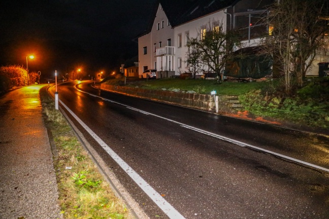 Autolenkerin (78) bei schwerem Verkehrsunfall am Heiligen Abend in Traunkirchen gestorben