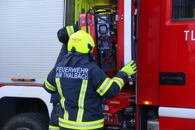 Brand einer Gasflasche in einem Gewerbebetrieb in Thalheim bei Wels