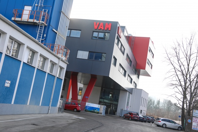 Schnelle Entwarnung nach gemeldetem Gasaustritt bei Unternehmen in Wels-Pernau