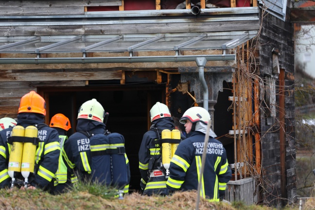 Brand einer Holzfassade eines Wohnhauses in Inzersdorf im Kremstal