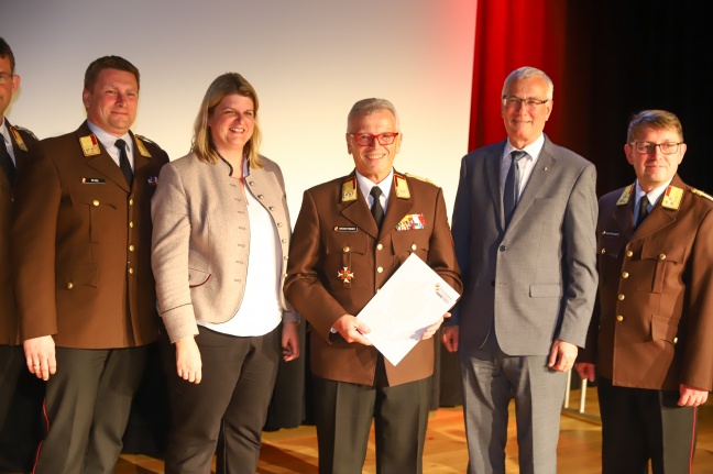 Danke für 2.981 Einsätze: Feuerwehrtag des Bezirkes Wels-Land in Sipbachzell