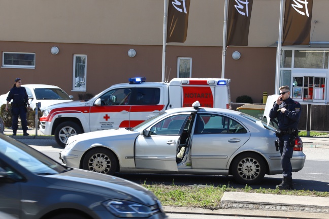 Auffahrunfall mit drei beteiligten Fahrzeugen auf der Innviertler Straße in Wels